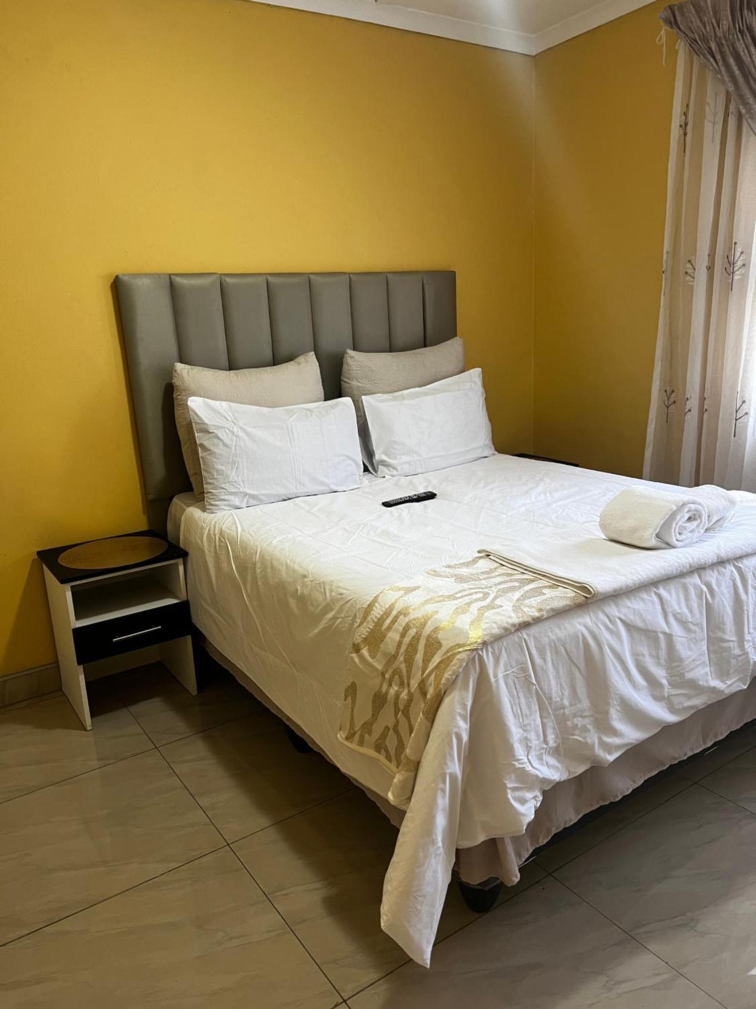 Nkguesthouse Ladysmith Ngoại thất bức ảnh